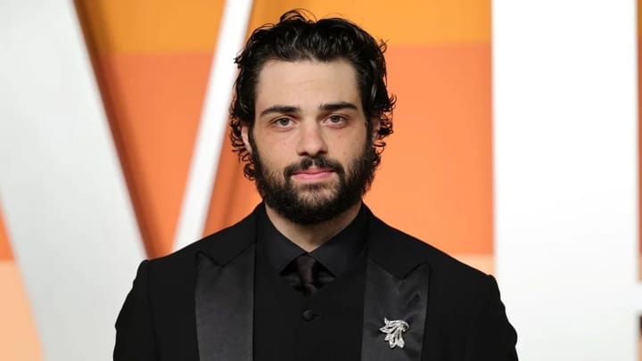 Noah Centineo Resmi Perankan John Rambo Muda di Film Prekuel "John Rambo"